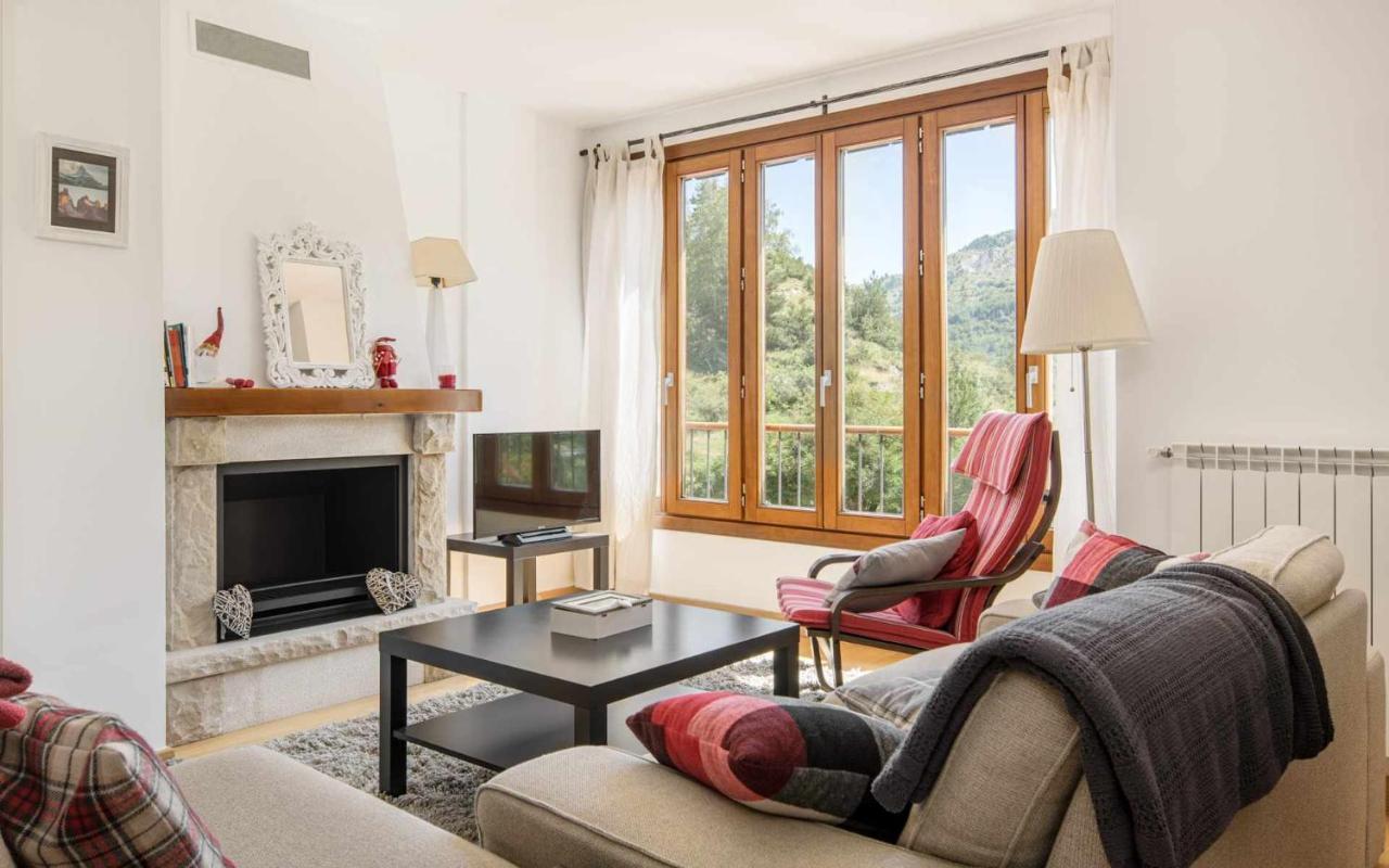 El Balcon Familiar Del Pacino Apartment Sallent De Gallego Bagian luar foto