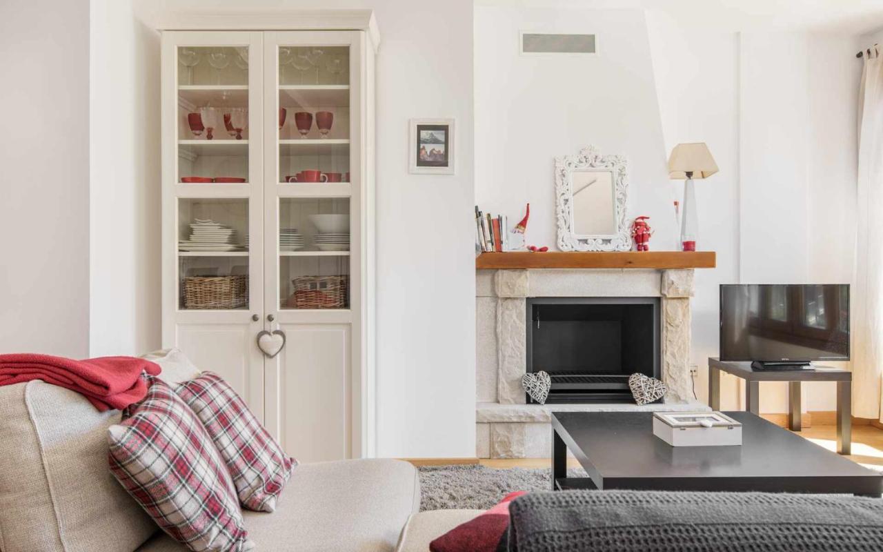 El Balcon Familiar Del Pacino Apartment Sallent De Gallego Bagian luar foto
